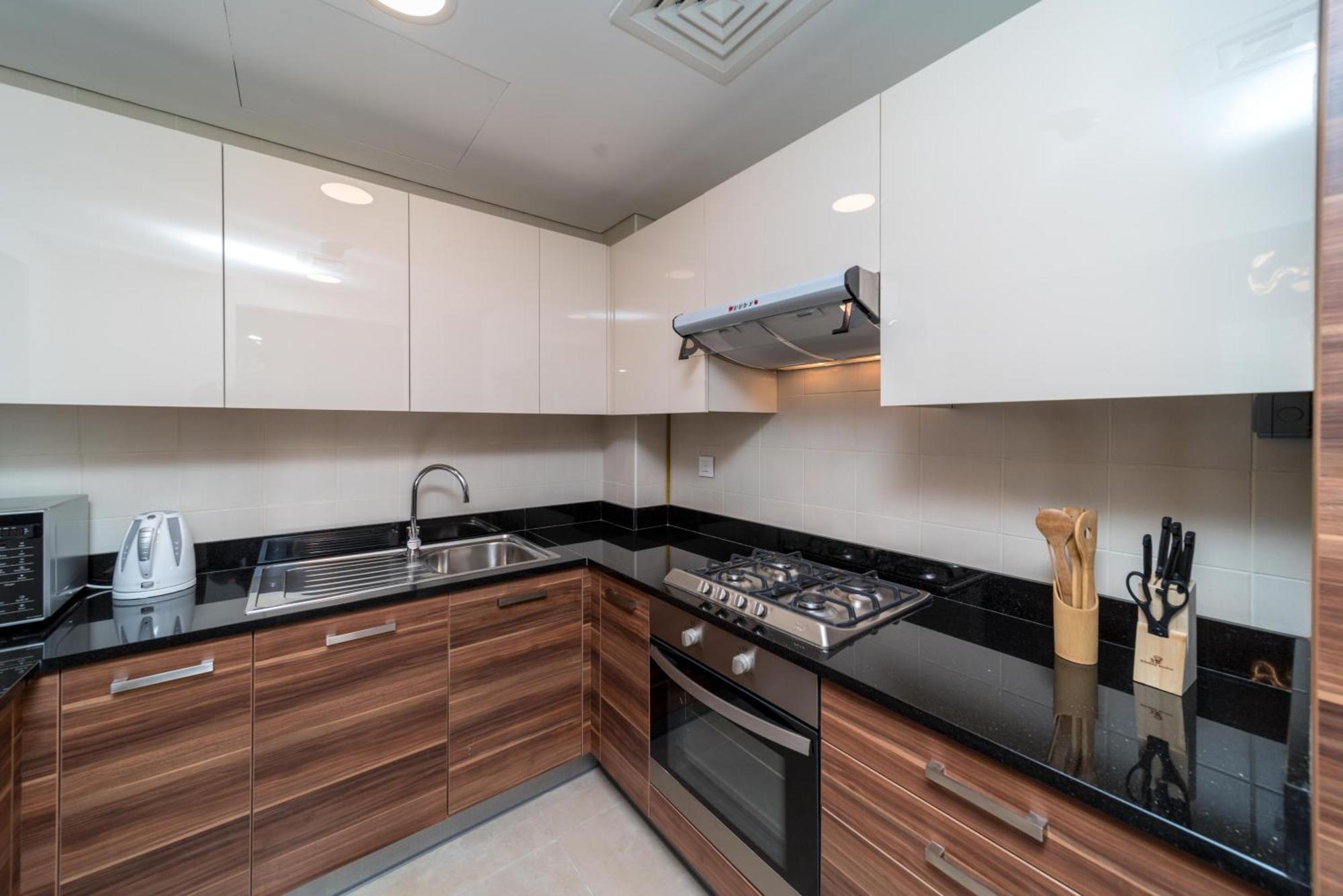 Icon Casa Living - Sparkle Tower 1 Apartment Дубай Екстериор снимка