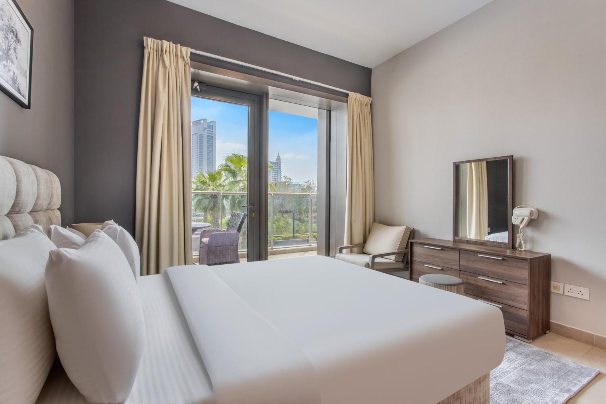 Icon Casa Living - Sparkle Tower 1 Apartment Дубай Екстериор снимка