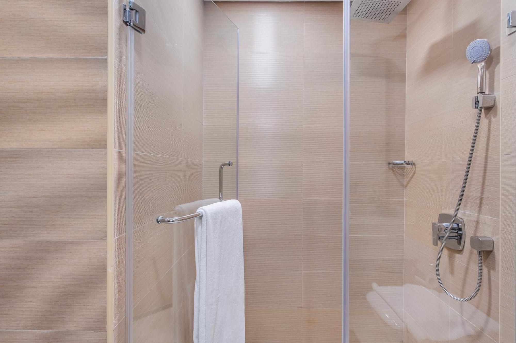 Icon Casa Living - Sparkle Tower 1 Apartment Дубай Екстериор снимка