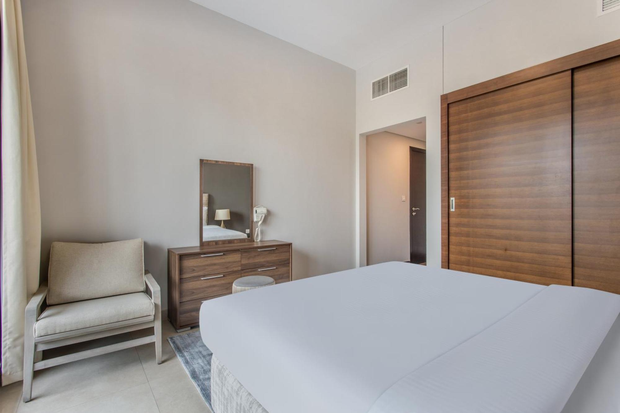 Icon Casa Living - Sparkle Tower 1 Apartment Дубай Екстериор снимка